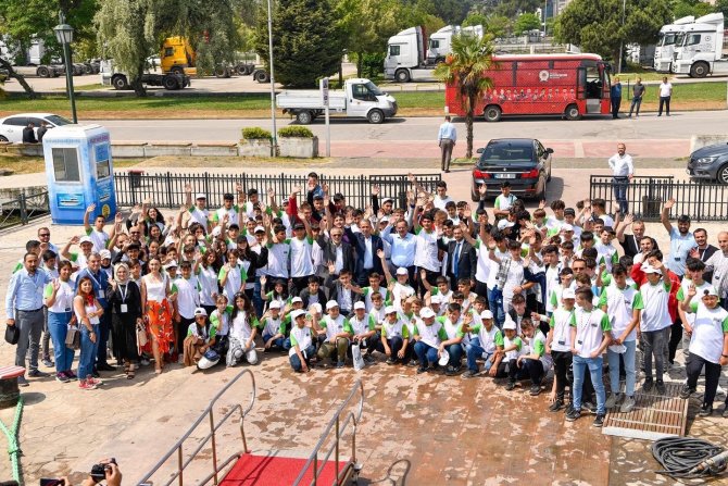 Bursa Ve Antalya’dan Gelen Öğrenciler Samsun’u Gezdi