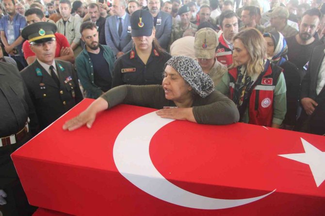 Şehit Ablasından Yürek Dağlayan Feryat: