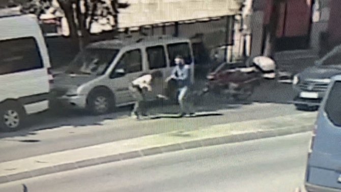 Engelli Genci Soydu, Kendini Yerden Yere Vurdu, Kamyonet Ezdi