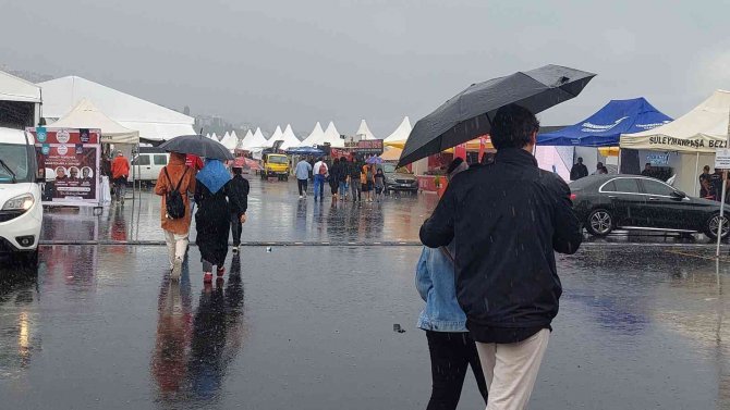 Tekirdağ’da Şiddetli Yağış Hayatı Felç Etti