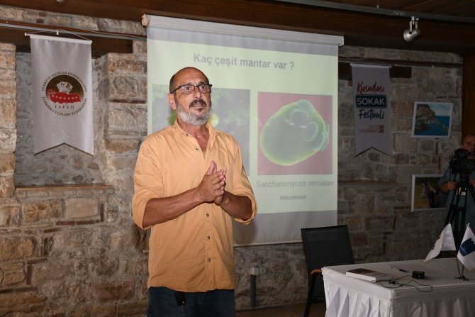 Ünlü Mikolog Jilber Barutçiyan Kuşadası Sokak Festivali’ne Konuk Oldu