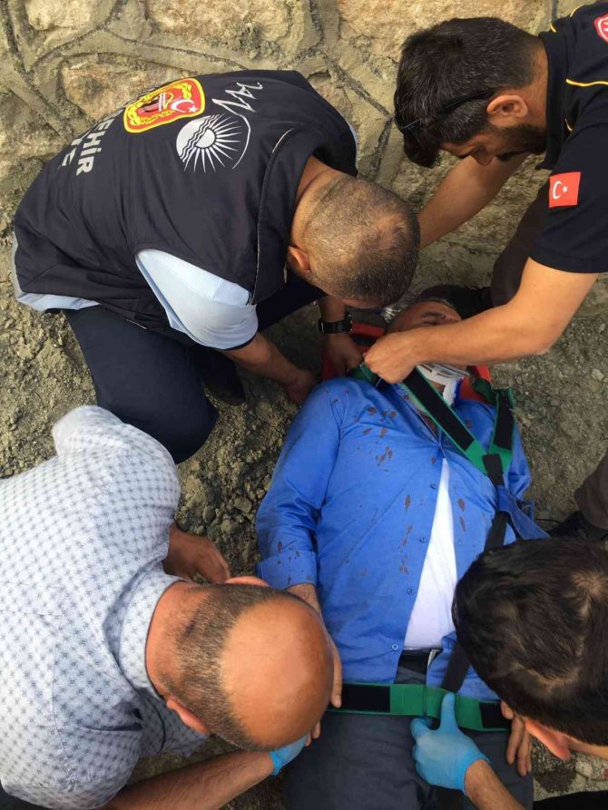 Van’da Trafik Kazası: 4 Yaralı