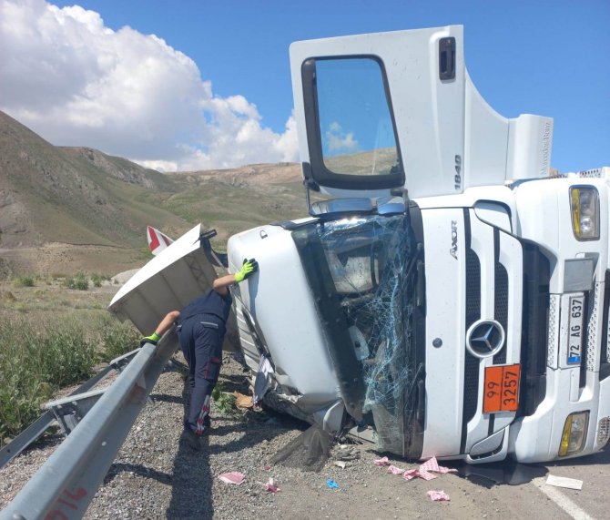 Gürpınar’da Trafik Kazası: 1 Yaralı