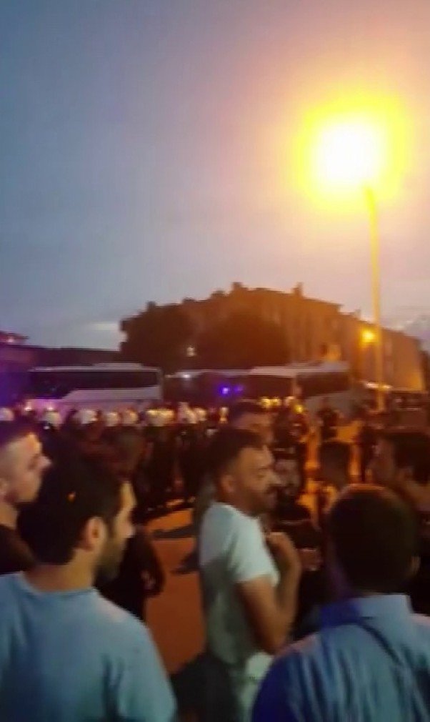 Ataşehir’de Yabancı Uyruklu Kişilerin Kovaladığı Çocuk Otomobil Çarpmasıyla Hayatını Kaybetti
