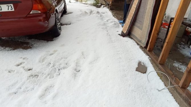 Yozgat’ta Dolu Yağışı Etkili Oldu