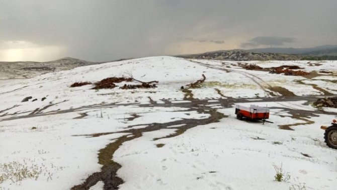 Yozgat’ta Dolu Yağışı Etkili Oldu