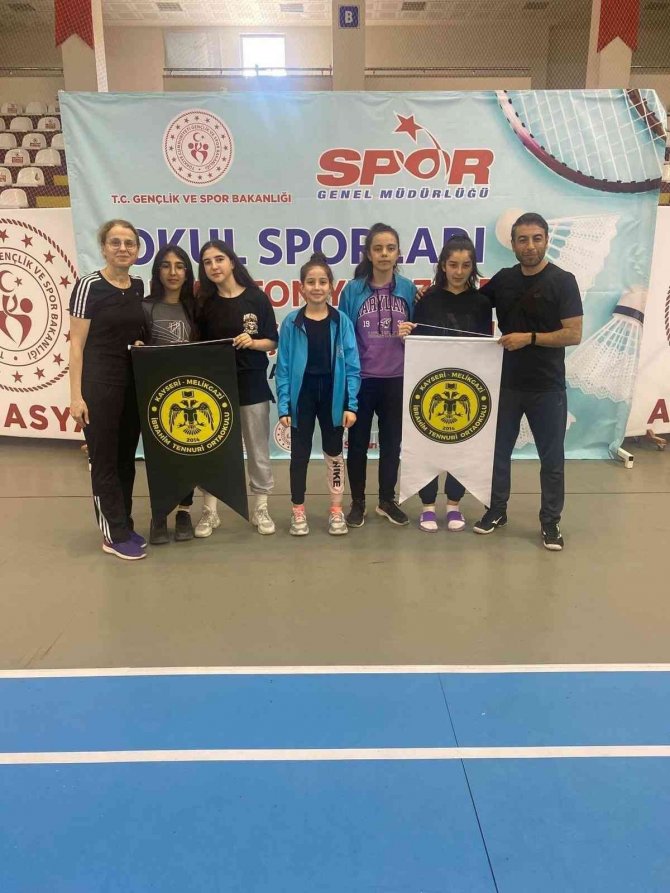 İ̇brahim Tennuri Ortaokulu Üçüncü Oldu