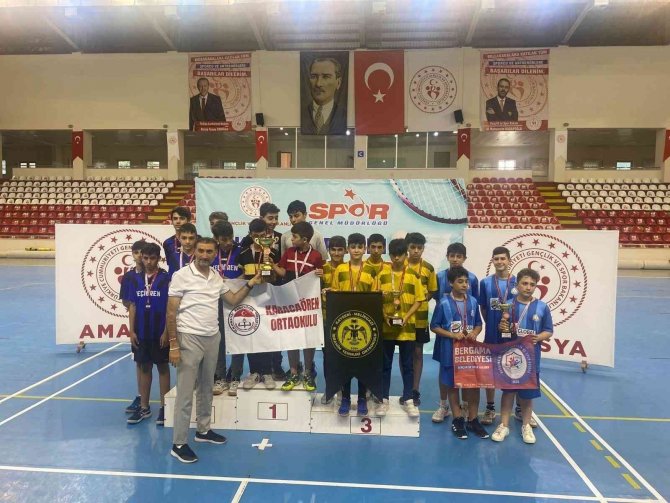 İ̇brahim Tennuri Ortaokulu Üçüncü Oldu