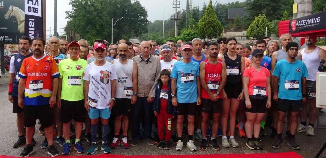 Yağmur Çamur Demeden Dostluk İçin Koştular