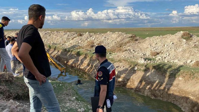 13 Yaşındaki Çocuk Atık Su Kanalına Düşüp Öldü