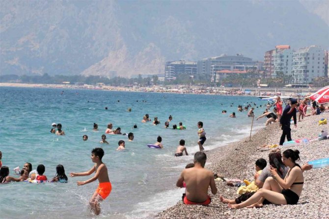 Antalya’ya Havayoluyla Gelen Turist Sayısı 3 Milyonu Geçti