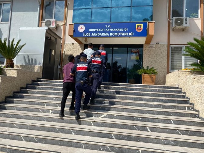İ̇zinsiz Kazı Yapan 3 Kişi Gözaltına Alındı