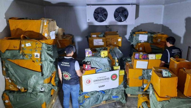 Sarp Sınır Kapısı’nda 62 Bin Adet Kaçak Elektronik Sigara Yakalandı