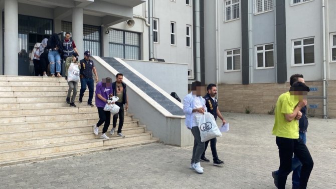 Aydın’daki ’Sanal Eskort’ Operasyonunda 12 Şüpheli Tutuklandı