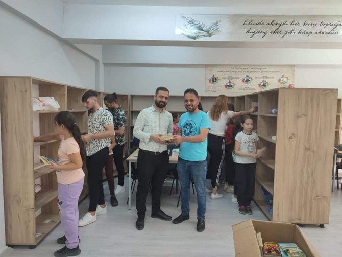 Üniversitelilerden Kardeşlerine Anlamlı Hediye