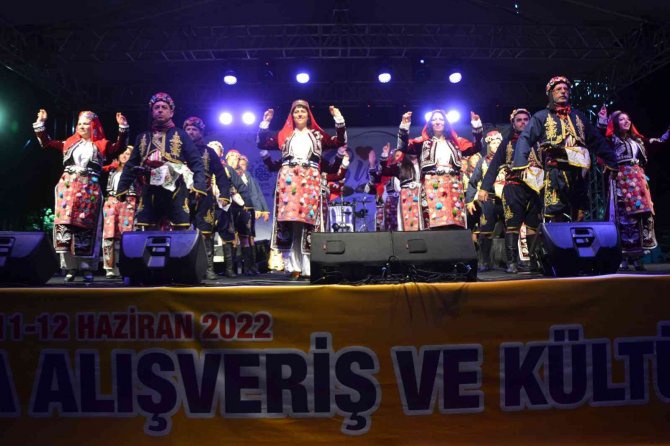 Balkanlardan Gelen Dans Ekipleri Festivale Damga Vurdu
