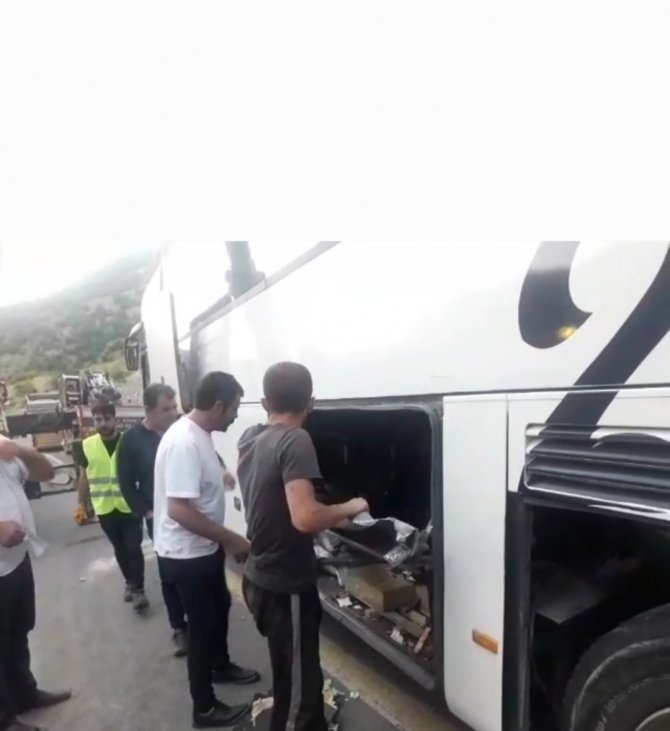 Otobüsün Önünden Giren Bariyer Arkasından Çıktı