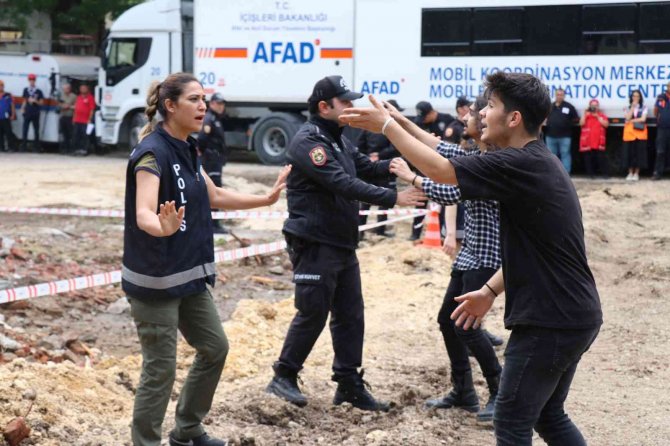 Bolu’da Deprem Tatbikatında Nefes Kesen Anlar Yaşandı