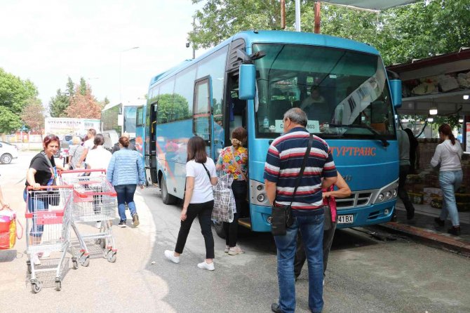 Bulgar Turistler Edirne’de Alışveriş İçin Sıraya Girdi: Bagajlar Doldu Taştı