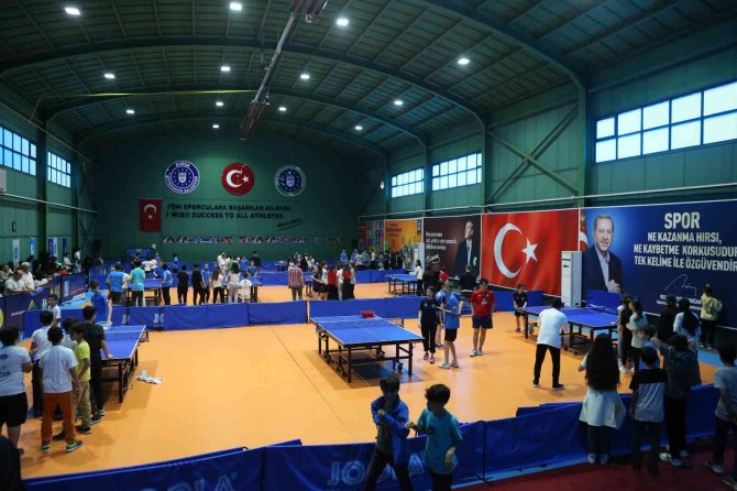 Öğrenciler, Büyükşehir Belediyespor Masa Tenisi Şenliği’nde Keyifli Anlar Yaşadı
