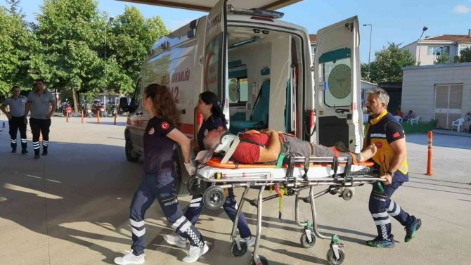 İ̇nşaatın İkinci Katından Düşen İşçi Yaralandı