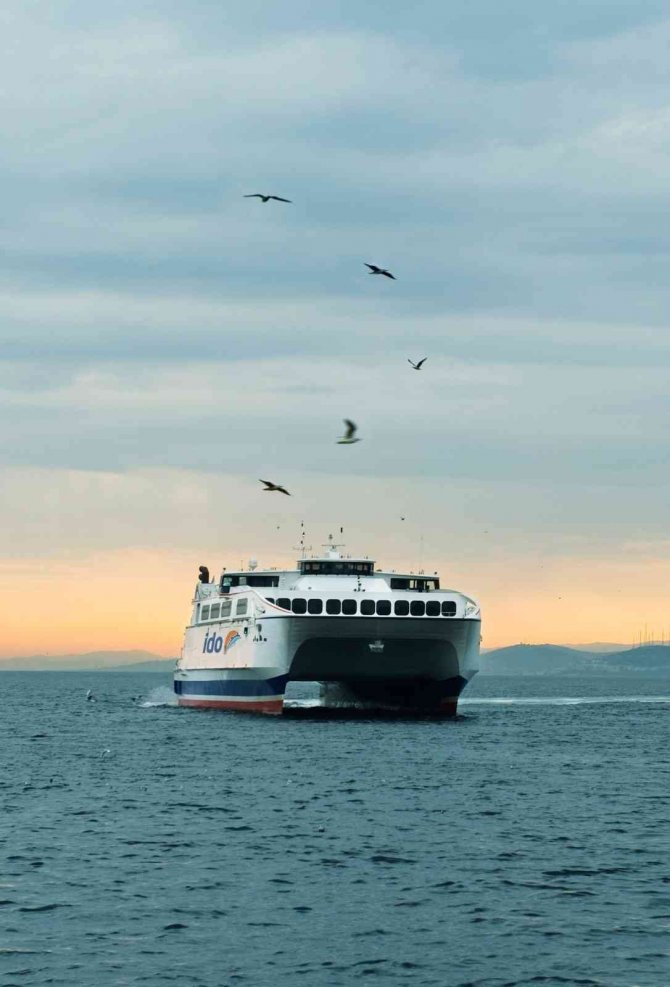 Bursa Ve Bandırma’dan İ̇stanbul’a Yolcu Taşıyan İ̇do Arabalı Vapur Seferlerini İptal Etti