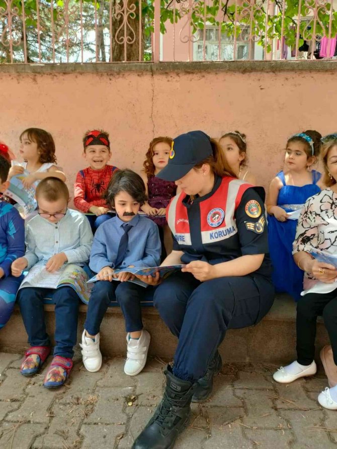 Anaokulu Öğrencilerine Jandarma Sevgisi Aşılandı