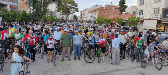 400 Sporcu 2 Günde Bisikletle 300 Kilometre Yaptı