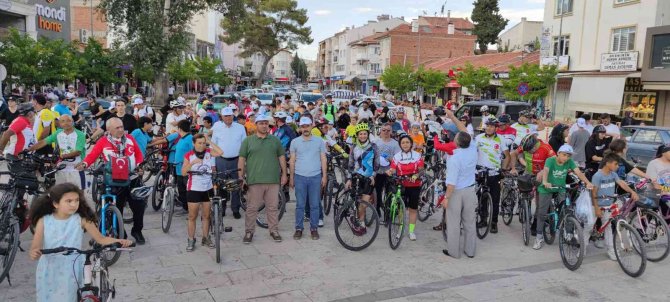 400 Sporcu 2 Günde Bisikletle 300 Kilometre Yaptı