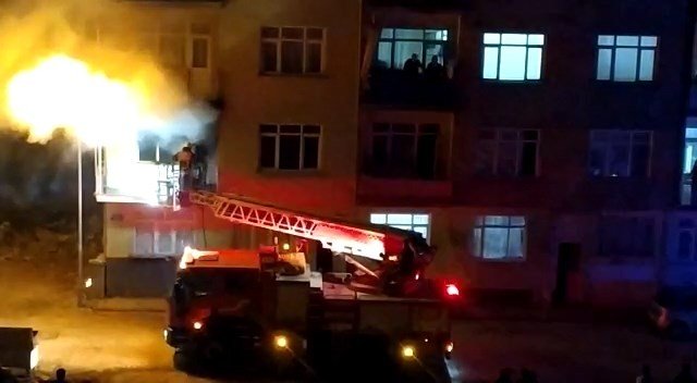 Elazığ’da Korkutan Yangın: Ev Alev Alev Yandı