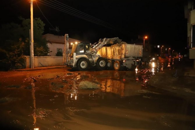 Erzincan’da Yaşanan Sel Felaketinin Ardından Başlayan Temizlik Çalışmaları Sürüyor
