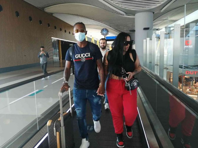 Fenerbahçe’nin Yeni Transferi Lincoln, İ̇stanbul’da