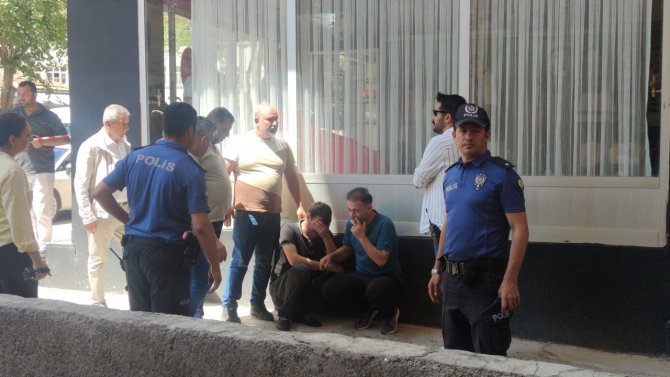 Gaziantep’te Eşinden Ayrılan Şahıs 6. Katın Balkonundan Atladı