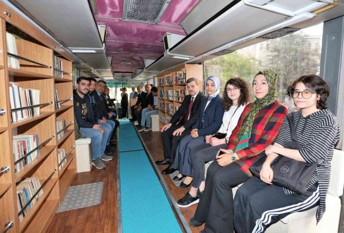 Gazi Üniversitesi, Yenilenen Kitap Bankosu’nu Törenle Hizmete Açtı