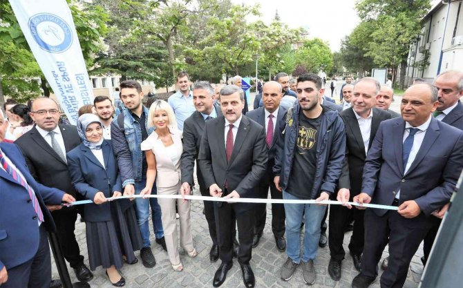 Gazi Üniversitesi, Yenilenen Kitap Bankosu’nu Törenle Hizmete Açtı