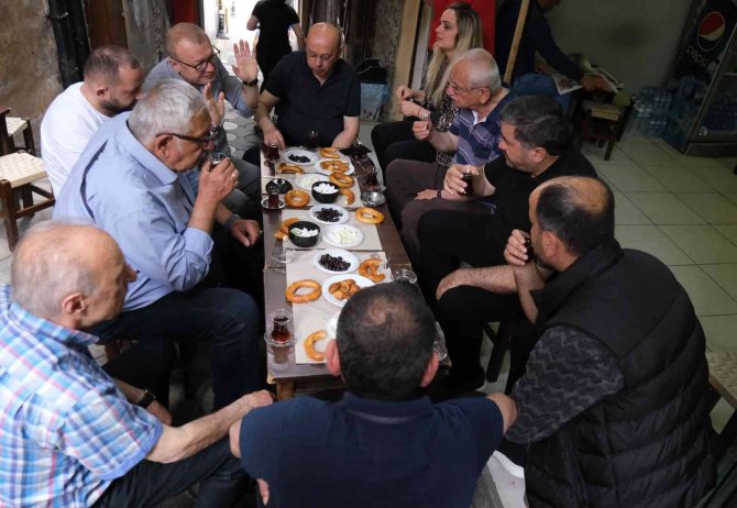 Esnafla Bir Araya Geldi, Şehre Birlikte Hizmet Mesajı Verdi