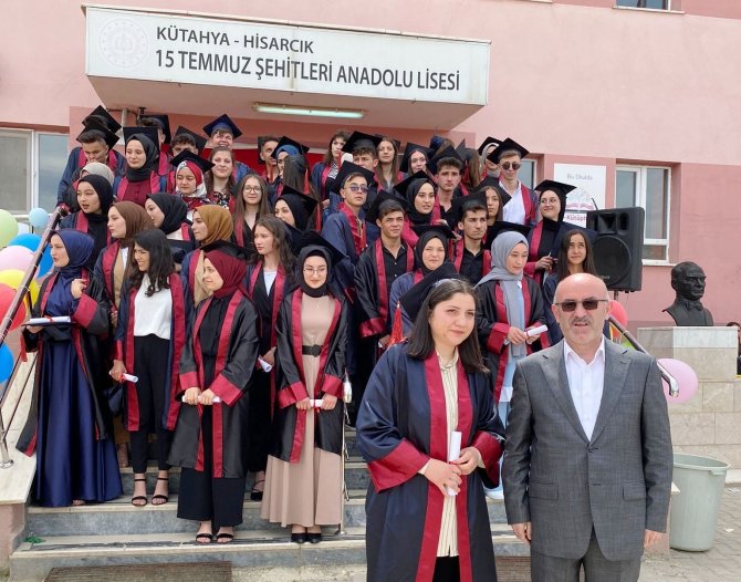 Hisarcık Anadolu Lisesi’nde Yılsonu Şöleni Ve Mezuniyet Töreni