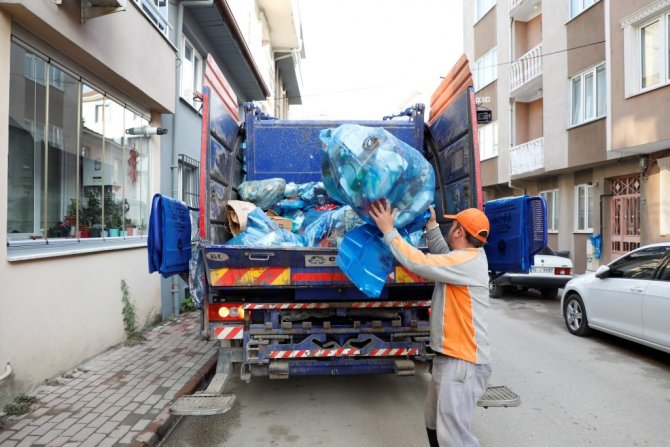İ̇negöl Belediyesi’nin Geri Dönüşüm Hamlesi 13 Bin Ağacı Kurtardı