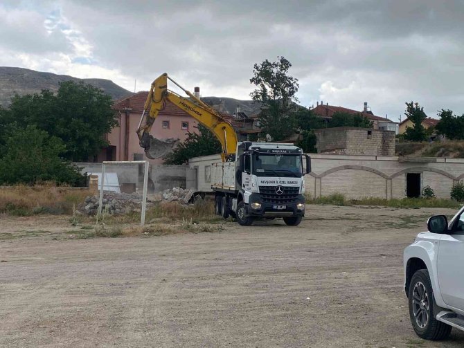Kapadokya’da Kaçak Yapıların Yıkımı Devam Ediyor