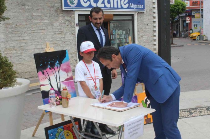 İ̇nebolu’da Öğrenciler, Resimleri İle Beğeni Topladı
