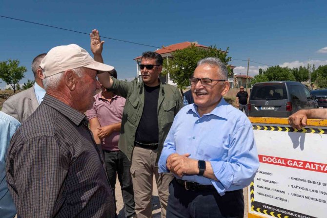 Başkan Büyükkılıç, Saroğlan’da Doğal Gaz Çalışmalarını İnceledi