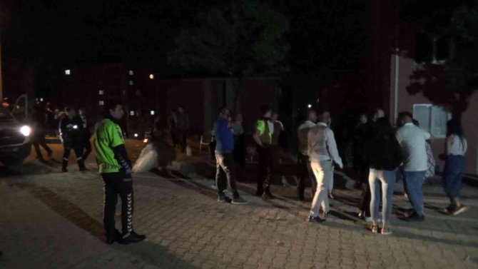 Davetli Olarak Geldiği Düğünde Aracını Davetlilerin Üzerine Sürdü: 20 Yaralı