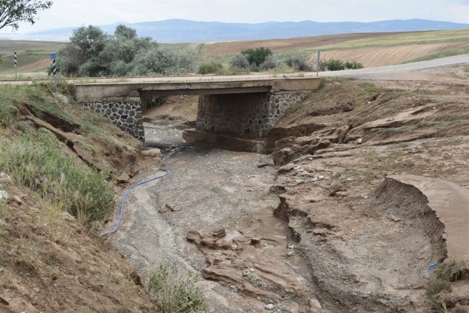Validen Doğal Afetlere Karşı Çiftçilere Uyarı: "Tarsi̇m Sigortasını Yaptırın"