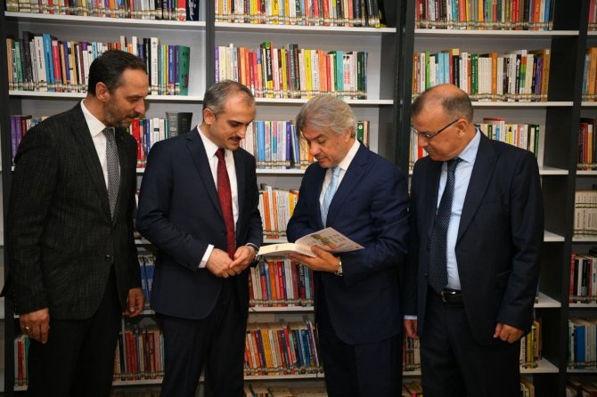 Bu Kütüphane Çocuklara Kitap Okumayı Sevdirecek
