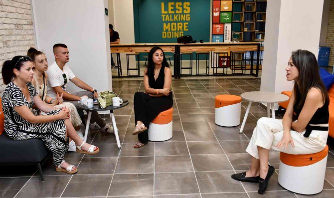 Kuşadası İ̇stasyon Topluluk Merkezi İlham Vermeyi Sürdürüyor