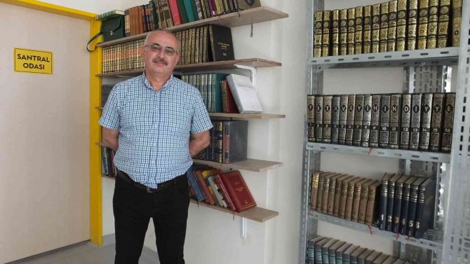 Burhaniye İ̇hl’de Öğrenciler Okula Yüzlerce Kitap Kazandırdılar