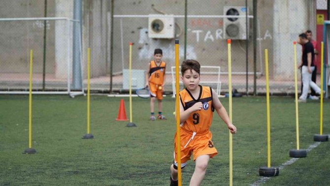 Geleneksel Çocuk Oyunları Şenliği Yüzleri Güldürdü