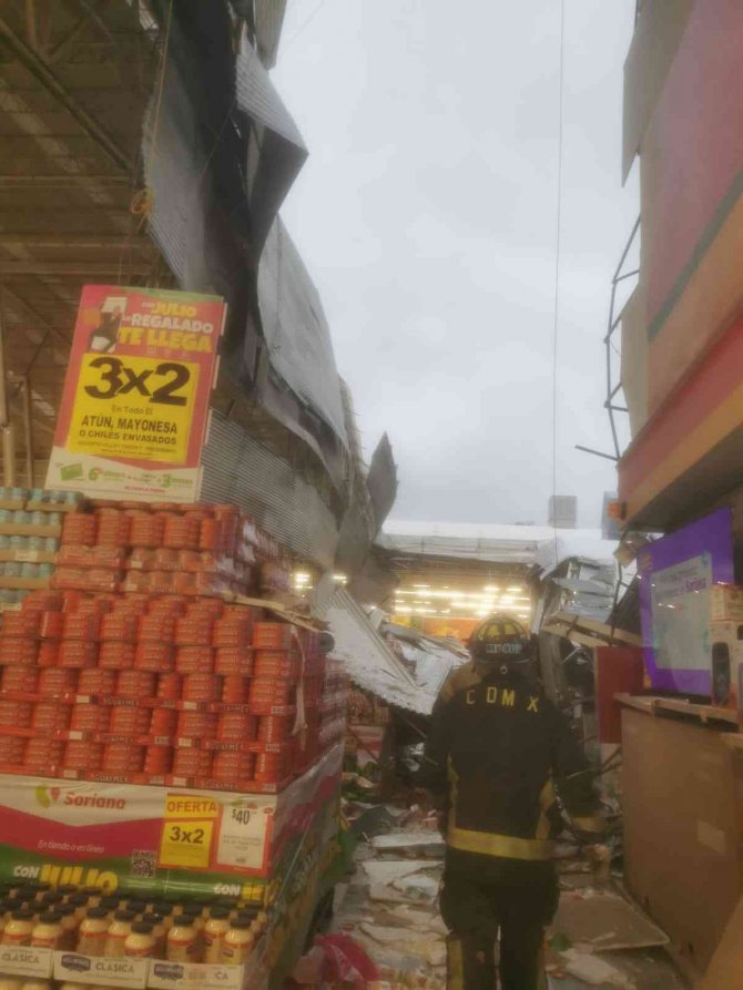 Meksika’da Süpermarketin Çatısı Çöktü