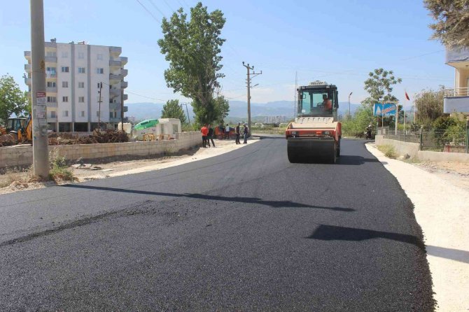 Büyükşehir Belediyesi, Çeşmeli Sahil Kesimindeki Yolları Yeniliyor