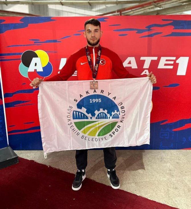 Büyükşehirli Milli Karateci Mısır’da Bronz Madalya Kazandı